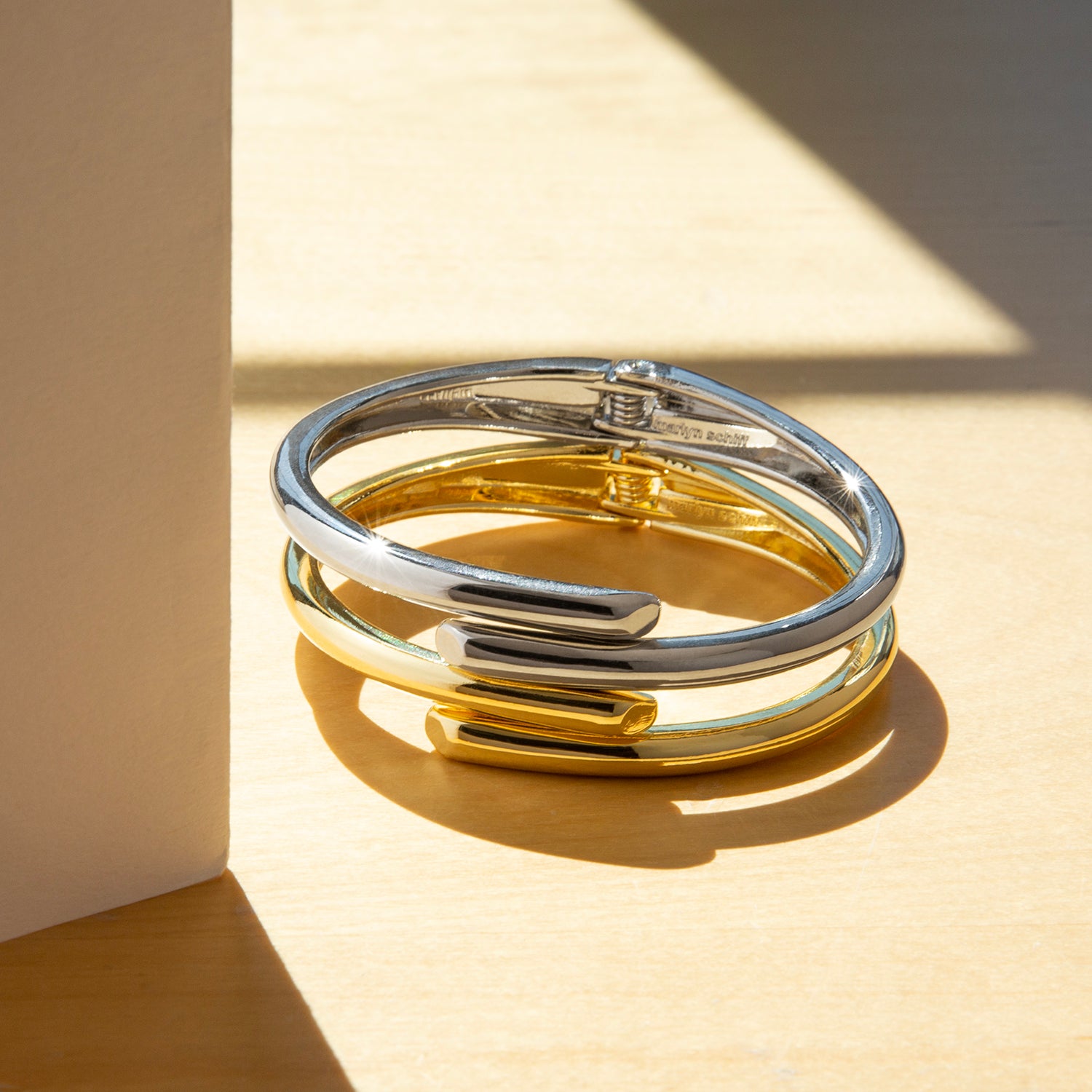 Chloe Bangle – Marlyn Schiff