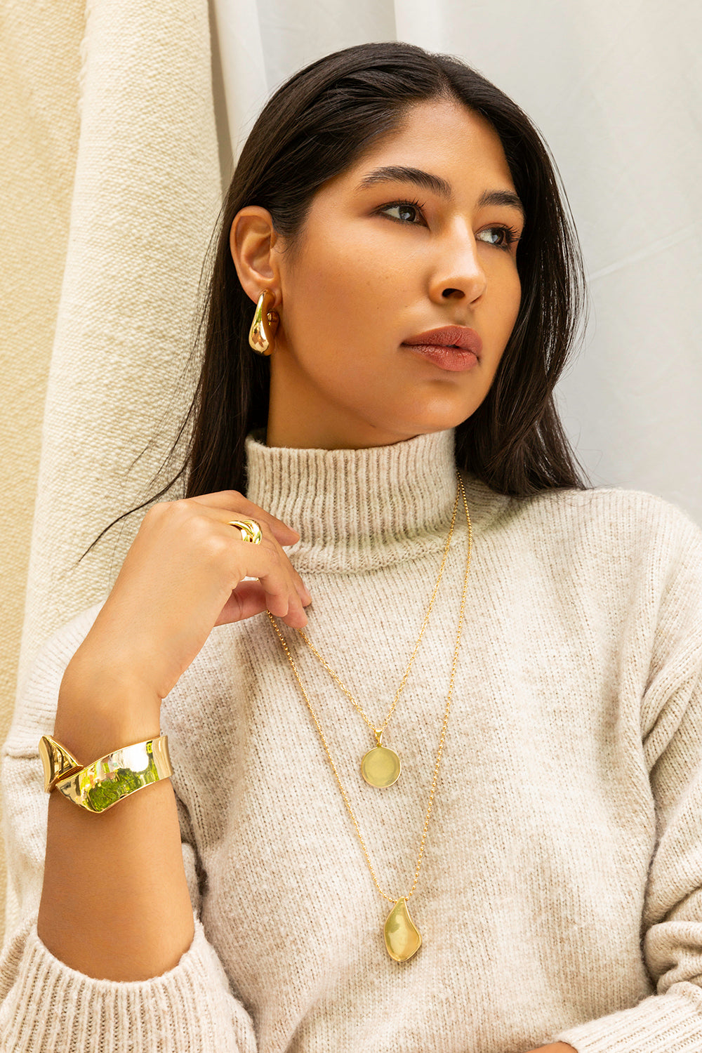 The Alexandra Overlap Cuff – Marlyn Schiff