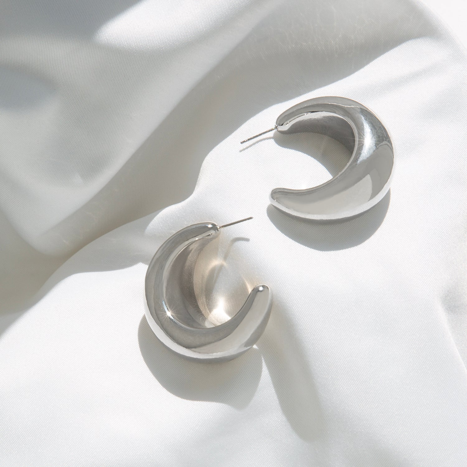 Hoop Earrings - Gold Medium in Silk LONE 18k ONESMF Vermeil on
