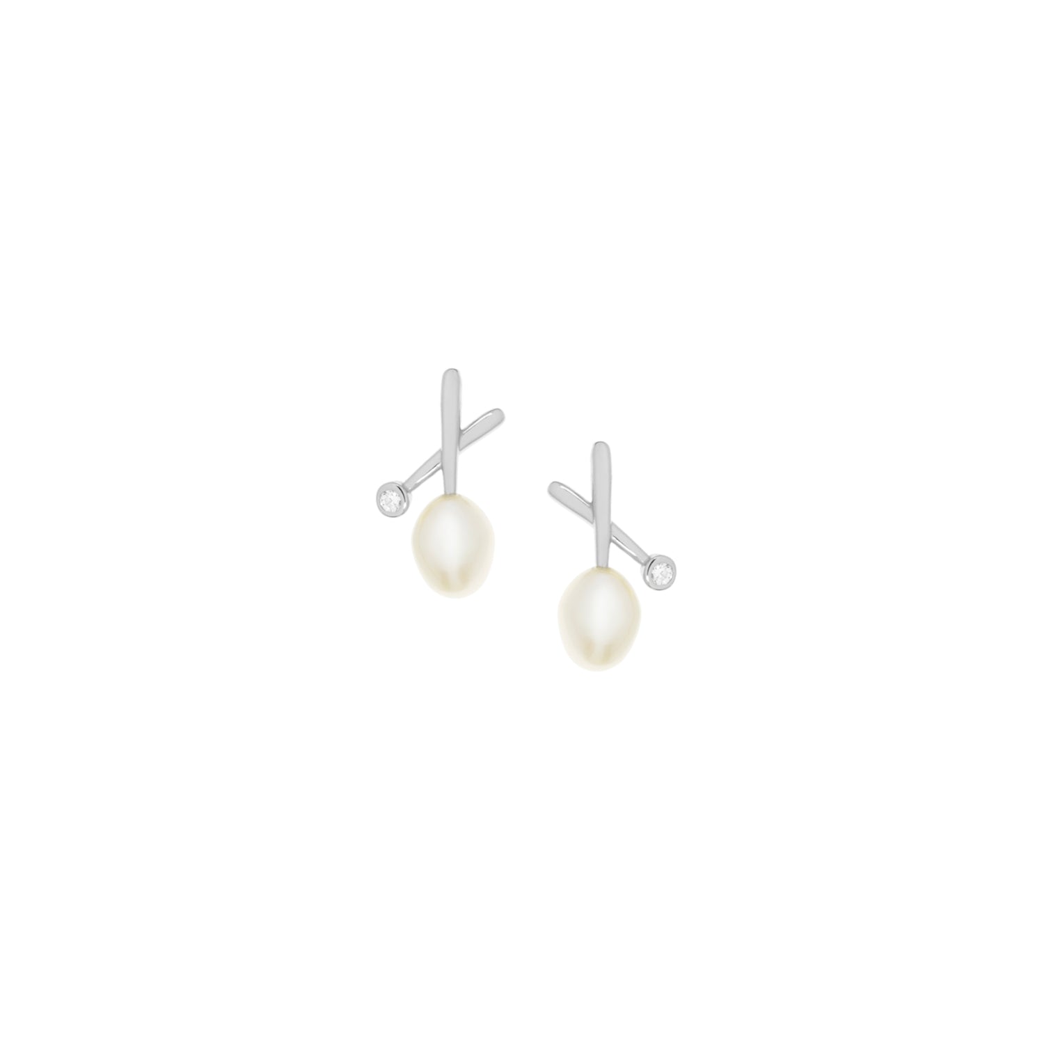 Kris Crossed Pearl Stud Earring