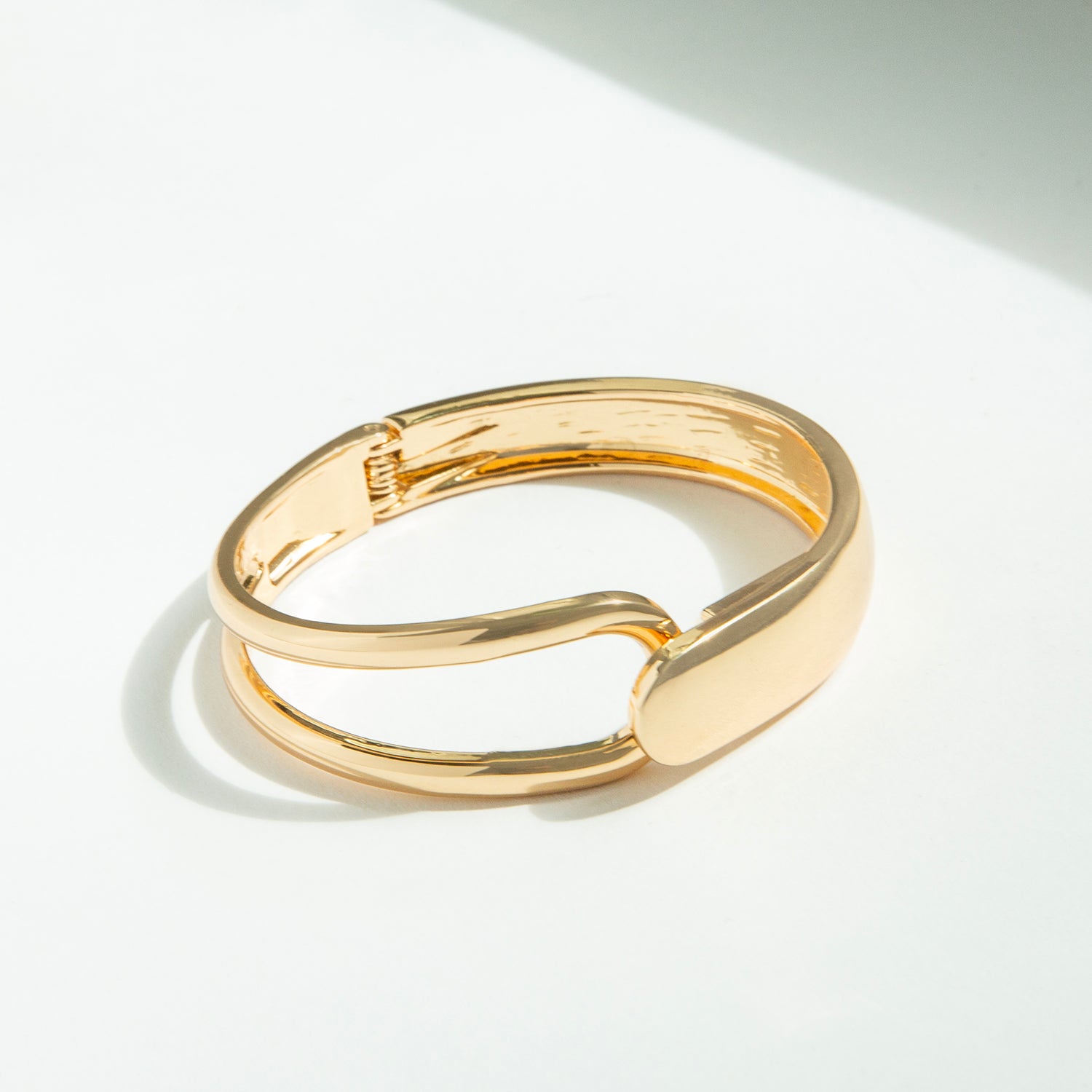 overlap hinge bangle