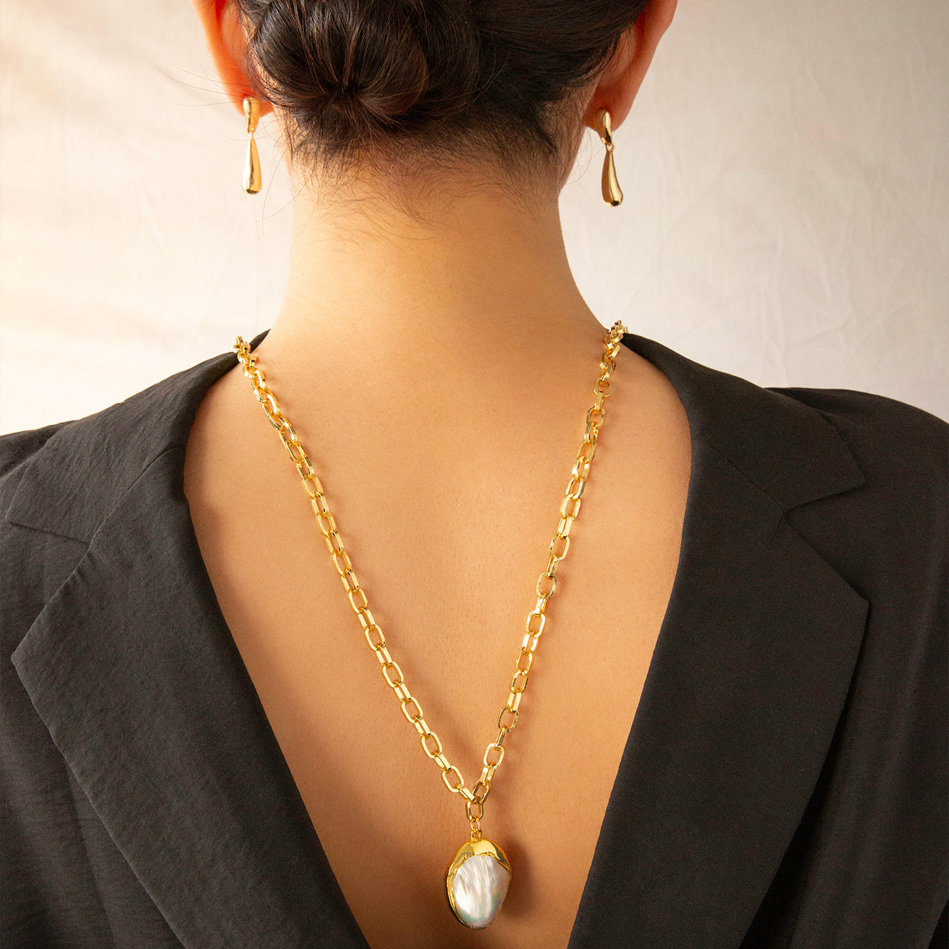 Sutton Necklace