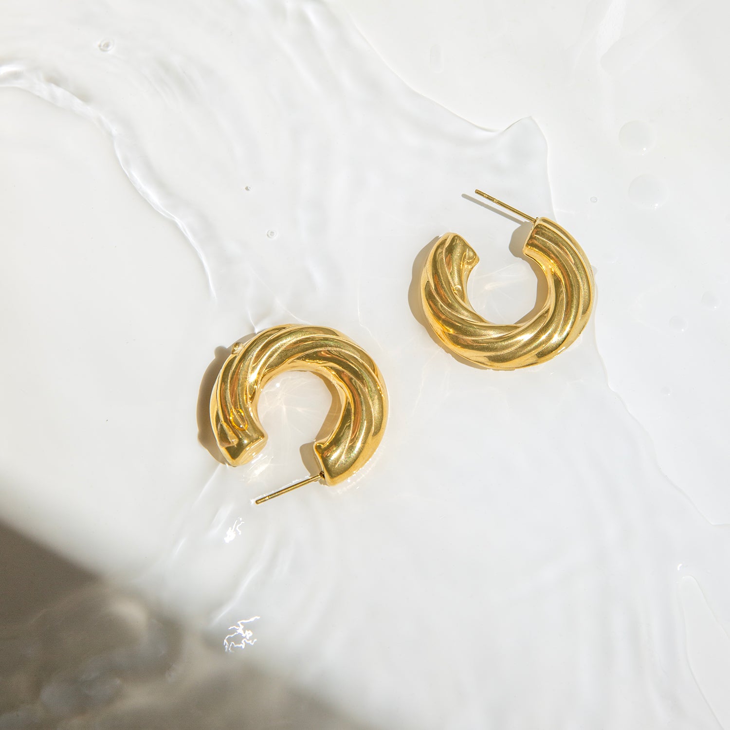 Twisted Hollow Waterproof Hoop