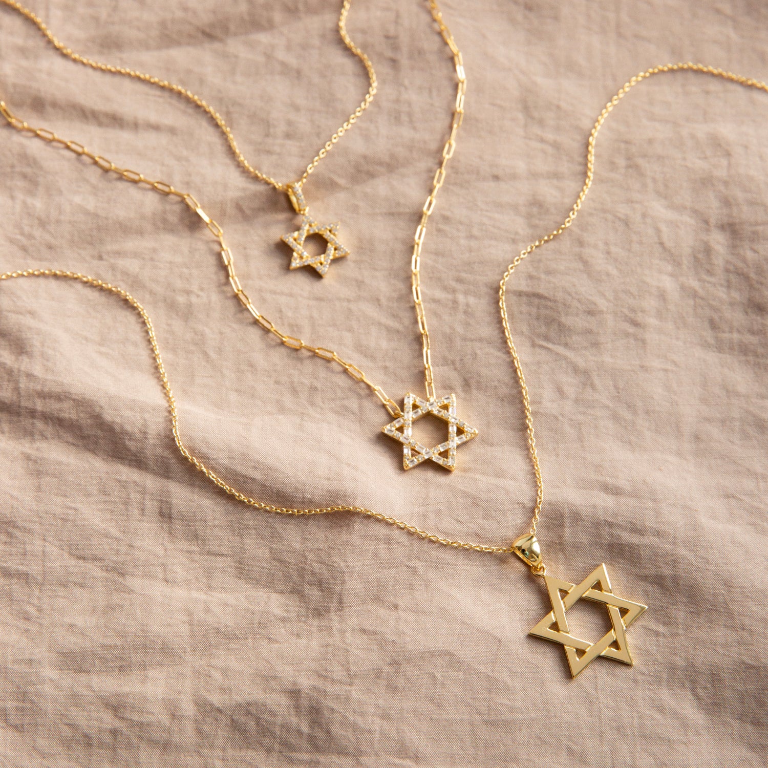 Star of David pendant necklace